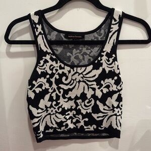 Small thick white black sweater stretchy design tank top